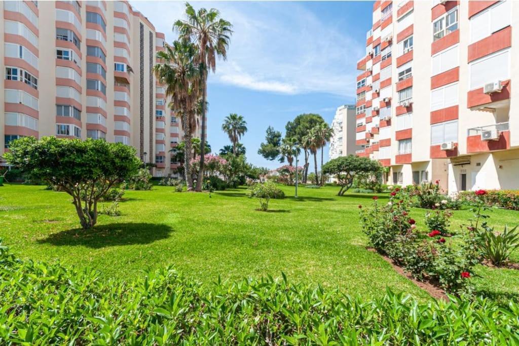 Beachfront Apartment Madrid 709 Торрокс-Коста Экстерьер фото