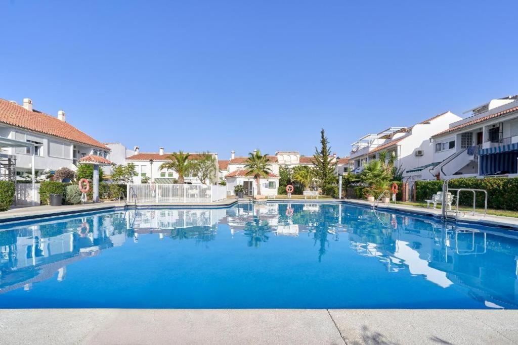 Beachfront Apartment Madrid 709 Торрокс-Коста Экстерьер фото